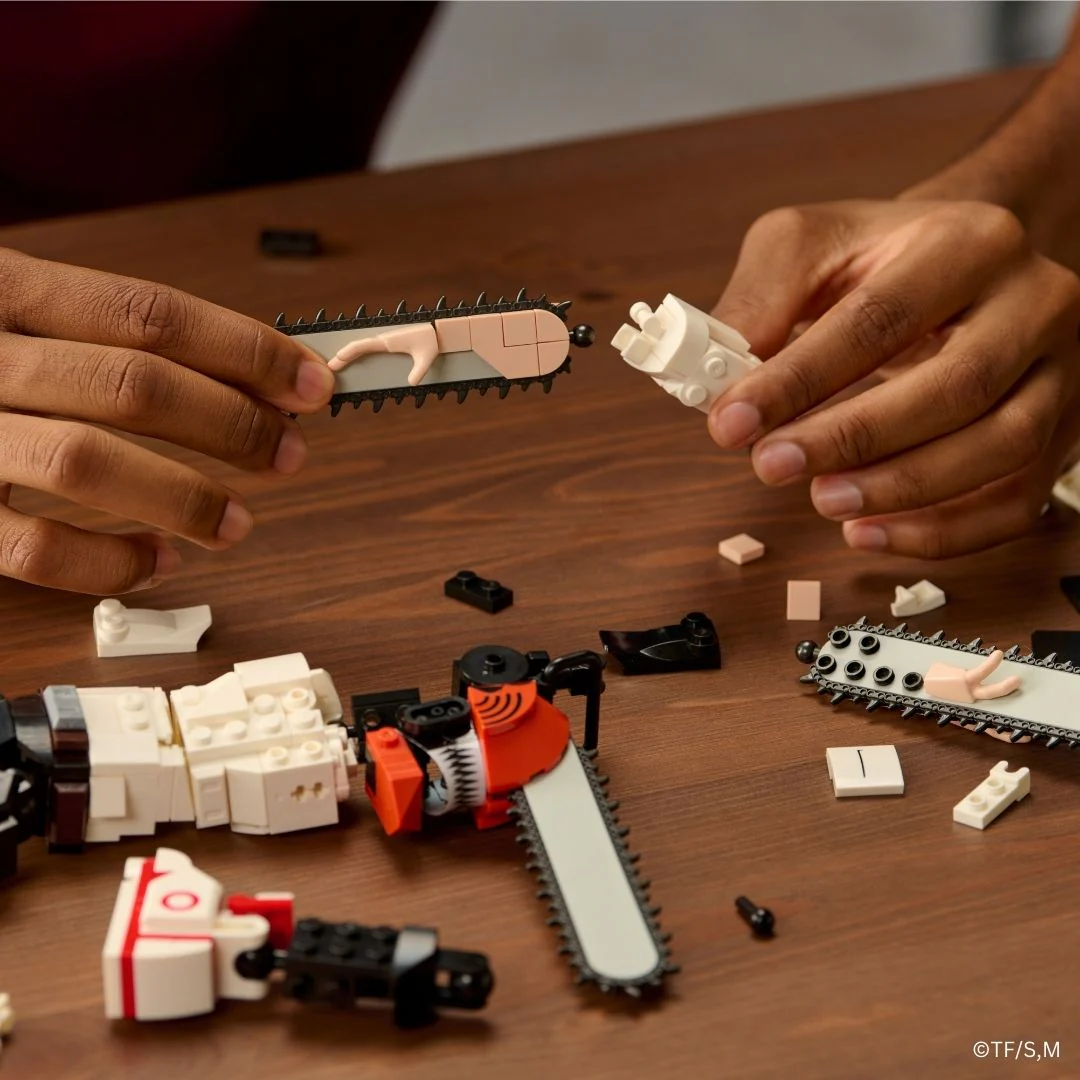 Chainsaw Man Action Figure Building Set - Image 4